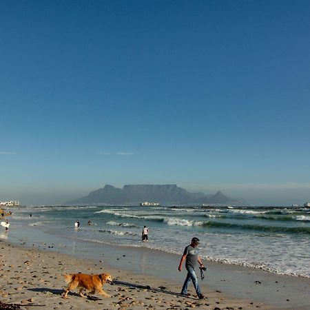 Blaauw Village Guest House Bloubergstrand Exterior foto