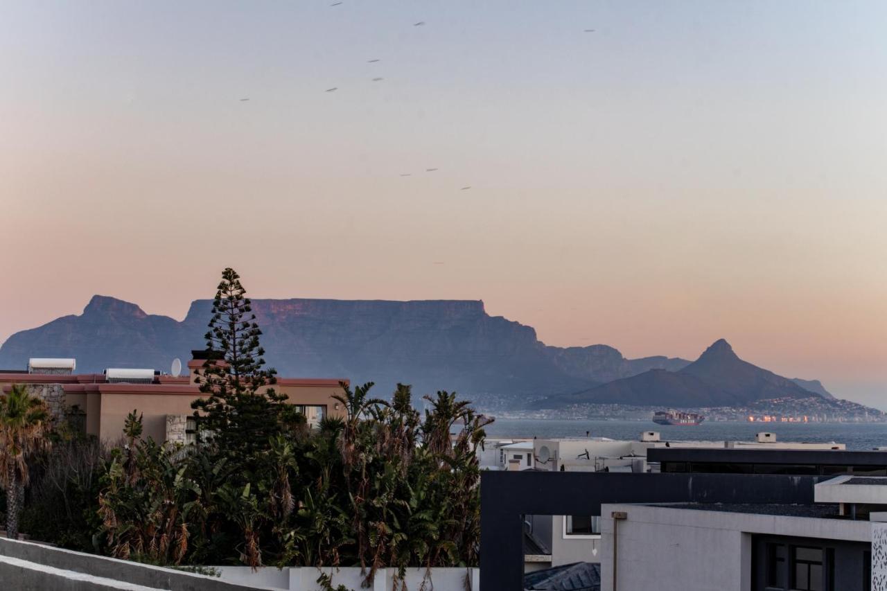 Blaauw Village Guest House Bloubergstrand Exterior foto