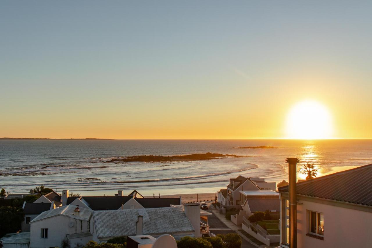 Blaauw Village Guest House Bloubergstrand Exterior foto